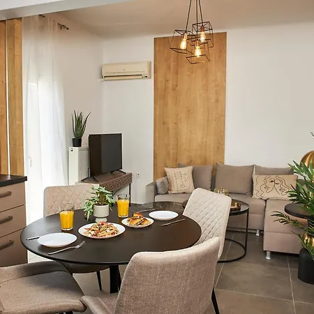 Апартаменты Golden Apartment, By Binobi Innovative Management! *